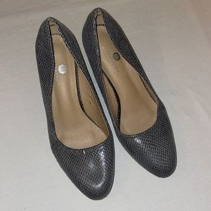 Riverberry Grey Heels